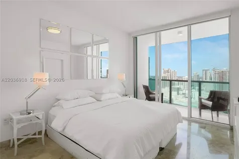 31 SE 5th Street Miami FL 33131