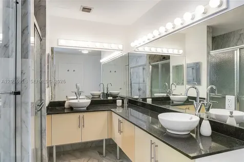 31 SE 5th Street Miami FL 33131