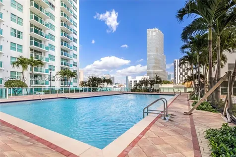 31 SE 5th Street Miami FL 33131