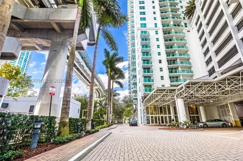 31 SE 5th Street Miami FL 33131