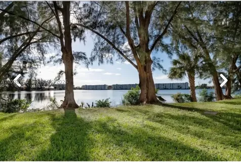 10090 NW 80th Court Hialeah Gardens FL 33016