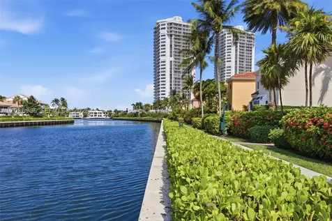 3722 NE 208th Terrace Aventura FL 33180