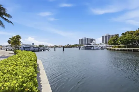 3722 NE 208th Terrace Aventura FL 33180