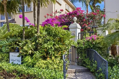 3722 NE 208th Terrace Aventura FL 33180
