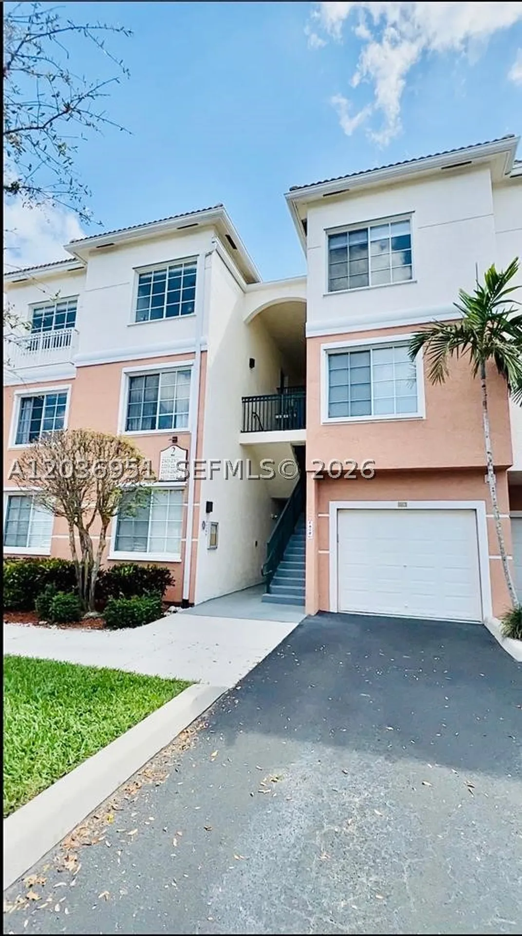 2304 E Myrtlewood Circle E Palm Beach Gardens FL 33418