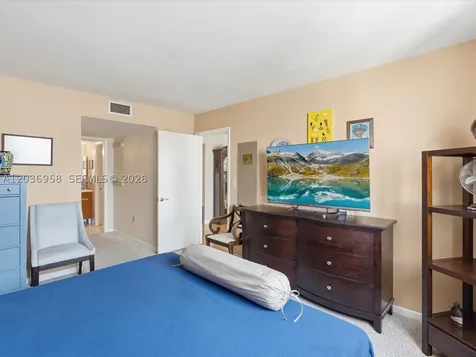 3588 Collins Avenue Miami Beach FL 33140