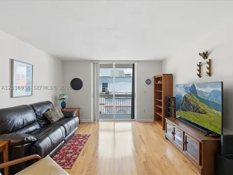 3588 Collins Avenue Miami Beach FL 33140