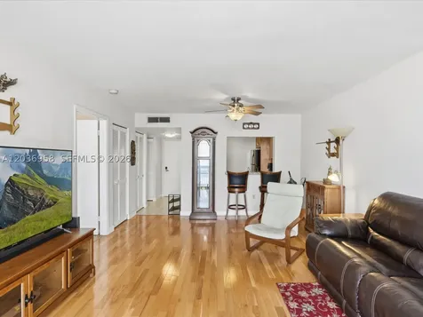 3588 Collins Avenue Miami Beach FL 33140