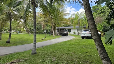 8603 SW 68th St Road Miami FL 33143