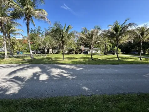 8603 SW 68th St Road Miami FL 33143