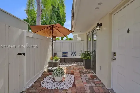 4555 SW 68th Ct Circle Miami FL 33155