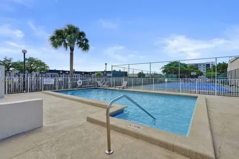 4555 SW 68th Ct Circle Miami FL 33155