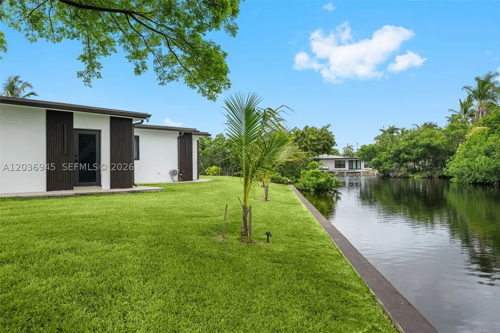 1178 Grant Street Hollywood FL 33019