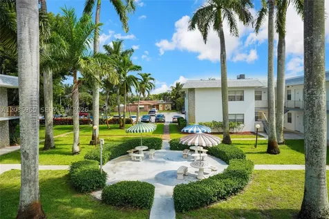 6211 SW 37th Street Davie FL 33314