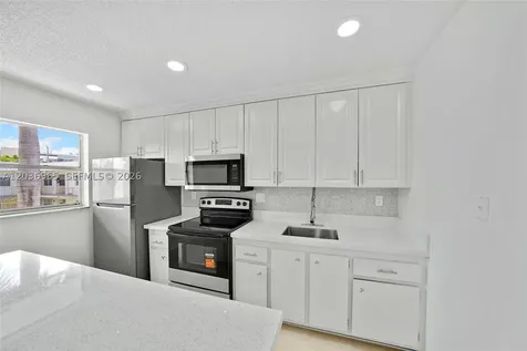 6211 SW 37th Street Davie FL 33314