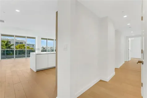 9221 E Bay Harbor Drive Bay Harbor Islands FL 33154