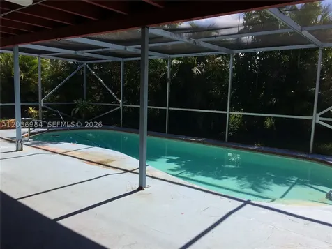 621 SW 64 Way Pembroke Pines FL 33023