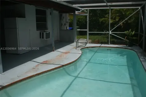 621 SW 64 Way Pembroke Pines FL 33023
