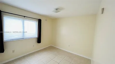 2415 NW 16th St Road Miami FL 33125