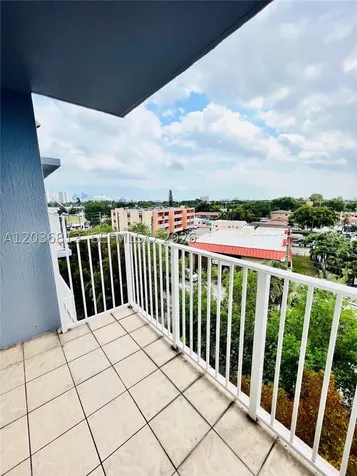 2415 NW 16th St Road Miami FL 33125