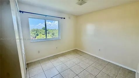 2415 NW 16th St Road Miami FL 33125