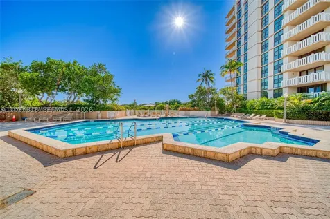 1121 Crandon Boulevard Key Biscayne FL 33149