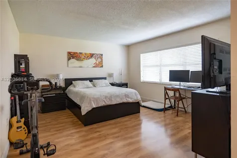 13404 SW 14th Terrace Miami FL 33184