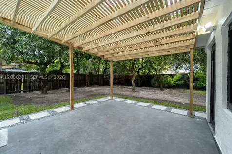 5220 SW 6th Street Miami FL 33134