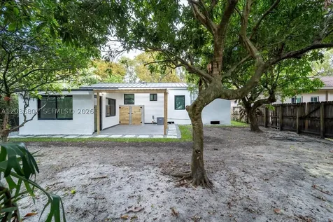 5220 SW 6th Street Miami FL 33134