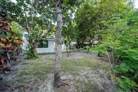 5220 SW 6th Street Miami FL 33134