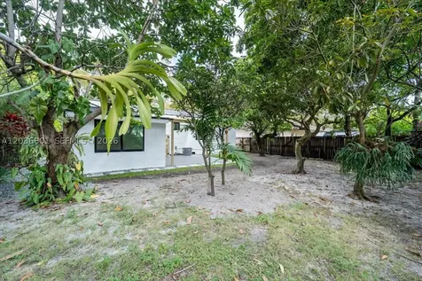 5220 SW 6th Street Miami FL 33134