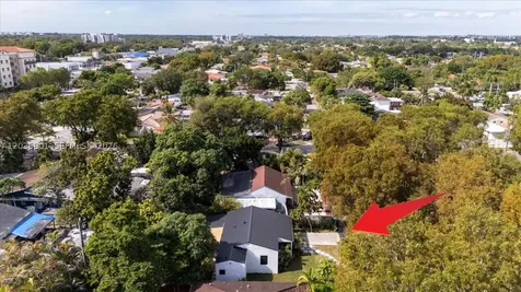 5220 SW 6th Street Miami FL 33134