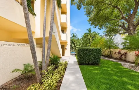 5839 SW 74th Terrace South Miami FL 33143