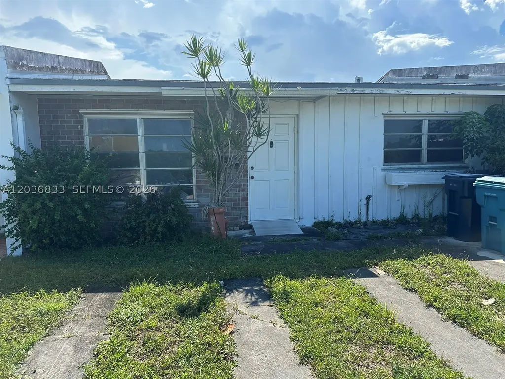 2058 SW 102nd Court Miami FL 33165
