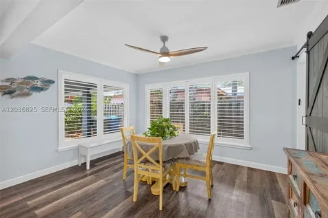 417 NW 46th Street Oakland Park FL 33309