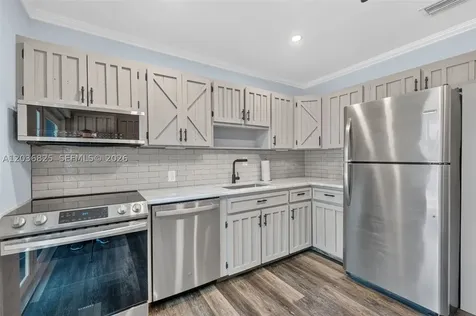 417 NW 46th Street Oakland Park FL 33309