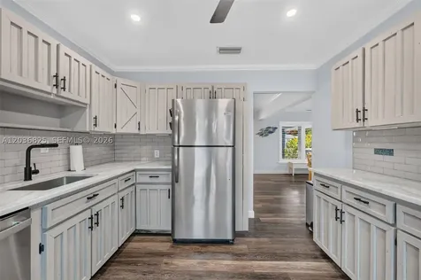 417 NW 46th Street Oakland Park FL 33309