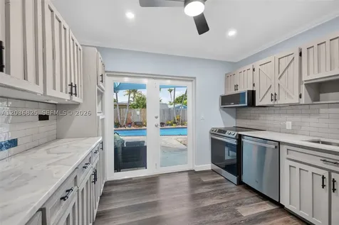 417 NW 46th Street Oakland Park FL 33309