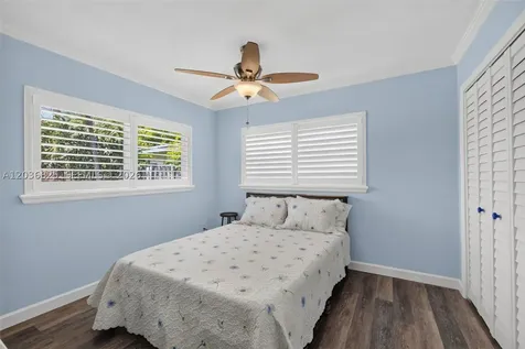 417 NW 46th Street Oakland Park FL 33309