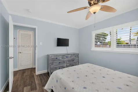 417 NW 46th Street Oakland Park FL 33309