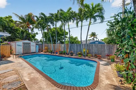 417 NW 46th Street Oakland Park FL 33309