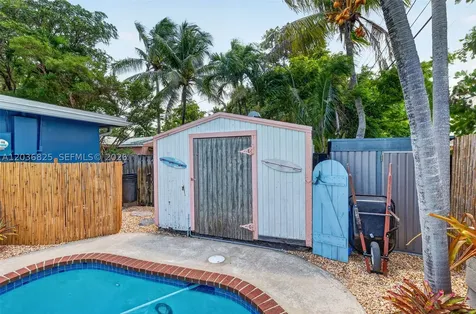 417 NW 46th Street Oakland Park FL 33309