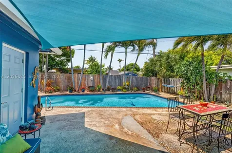 417 NW 46th Street Oakland Park FL 33309