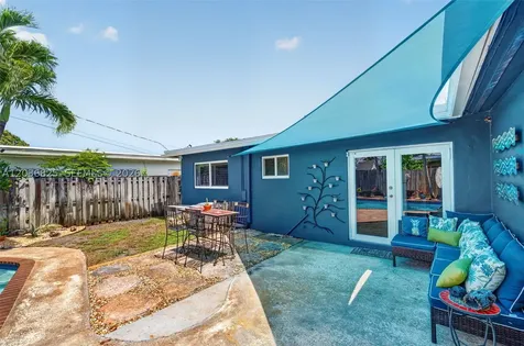 417 NW 46th Street Oakland Park FL 33309