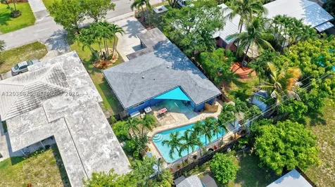 417 NW 46th Street Oakland Park FL 33309