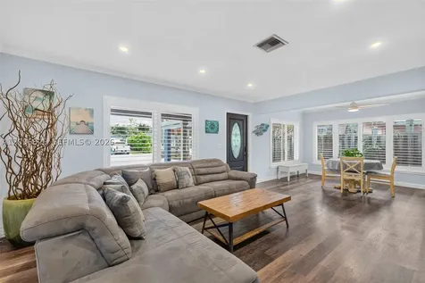 417 NW 46th Street Oakland Park FL 33309