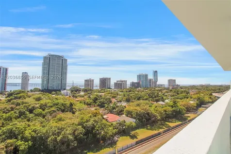 1600 SW 1st Avenue Miami FL 33129