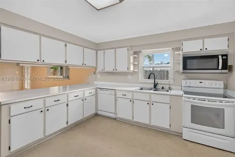 1944 SW 48th Avenue Gainesville FL 32609