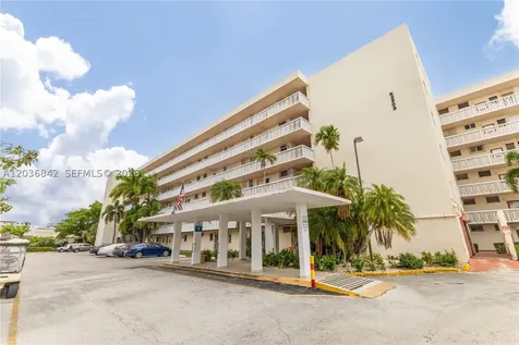 2903 Point East Drive Aventura FL 33160