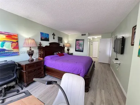 1400 Saint Charles Place Pembroke Pines FL 33026